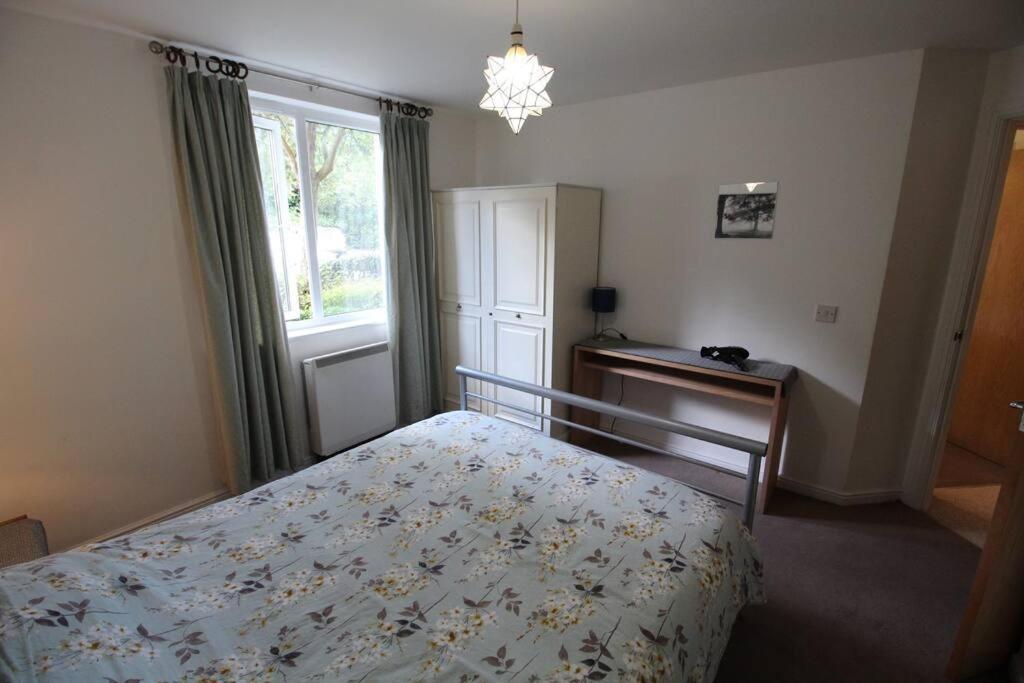 3 Bedroom Flat 10 Mins Walk To Bay And City Center Free Parking Cardiff Buitenkant foto