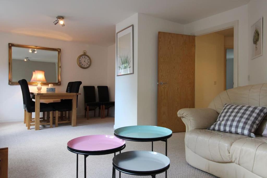 3 Bedroom Flat 10 Mins Walk To Bay And City Center Free Parking Cardiff Buitenkant foto